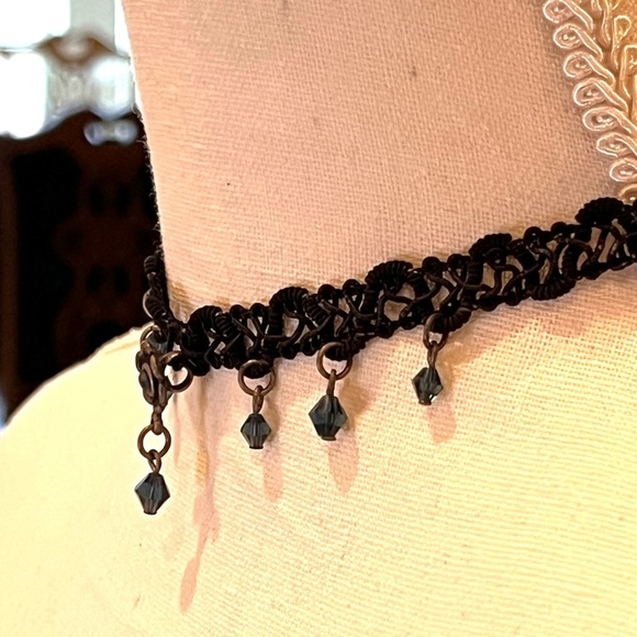 Romantic Black Lace Choker with Blue Faceted Beads. Flower in center Lace Gothic - Picture 8 of 11